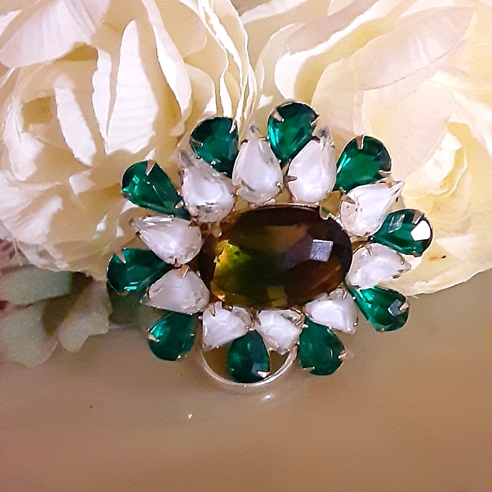 Gorgeous Vintage Brooch